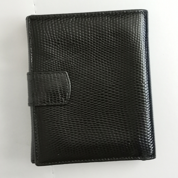 Authentic Salvatore Ferragamo Vara Black Textured Saffiano Leather Bifold Wallet - Picture 3 of 13